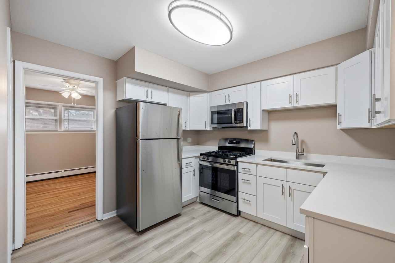 WHEATON COURT, LLC - Photo 4 of 25