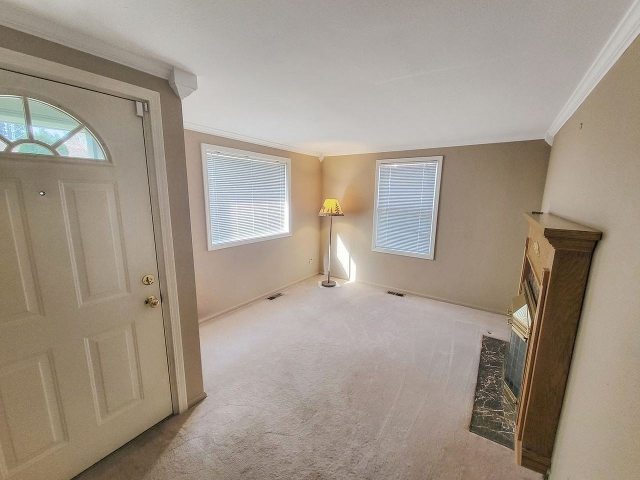 1208 Juniper St - Photo 3 of 25