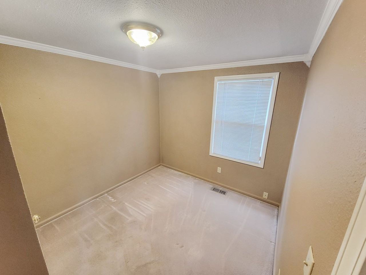 1208 Juniper St - Photo 6 of 27