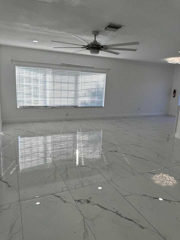 1848 Nw 55th Ave Apt 3x - Photo 3 of 11