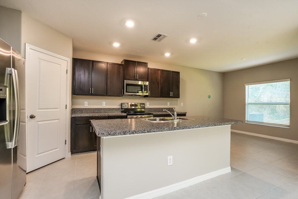 7218 Spring Snowflake Ave - Photo 5 of 17