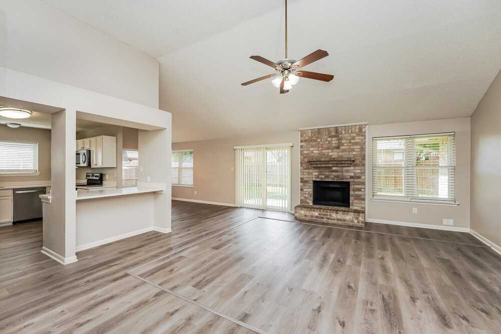 2677 Steppington St - Photo 4 of 16