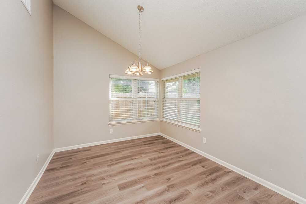 2677 Steppington St - Photo 5 of 16