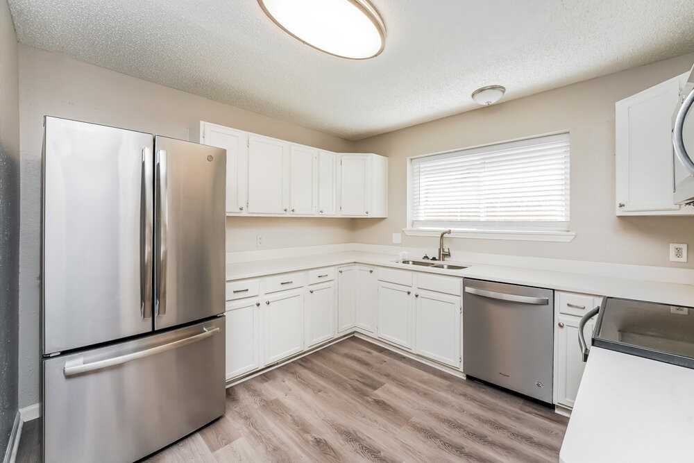 2677 Steppington St - Photo 6 of 16