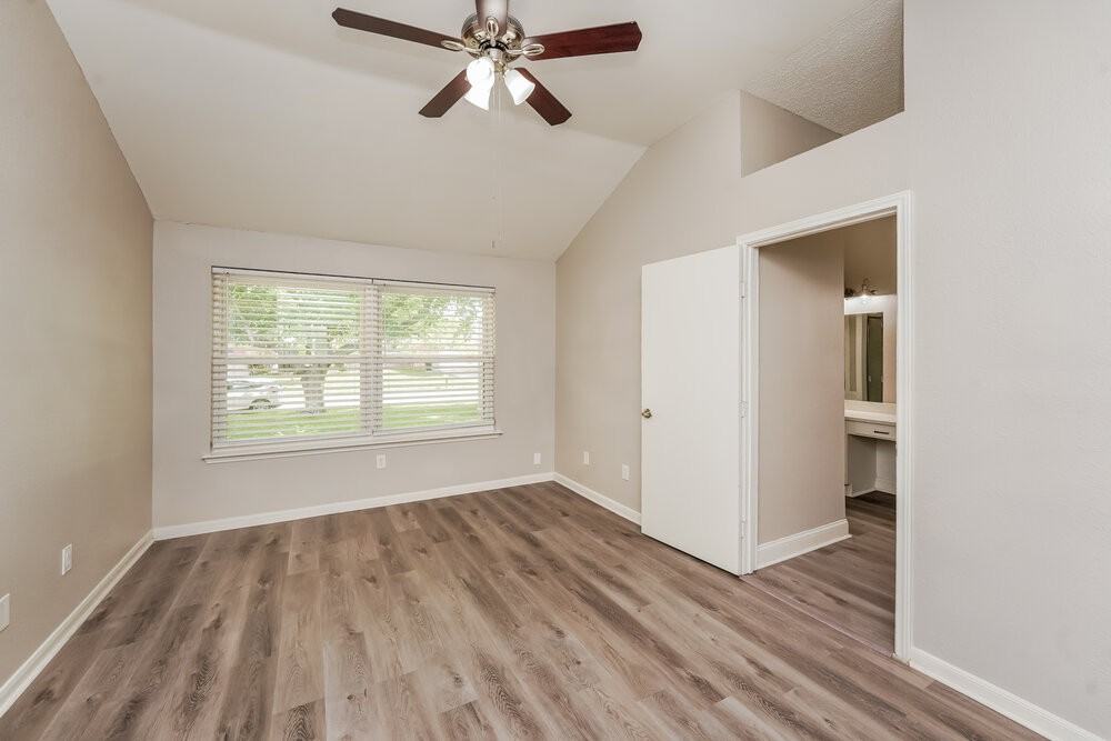 2677 Steppington St - Photo 7 of 16