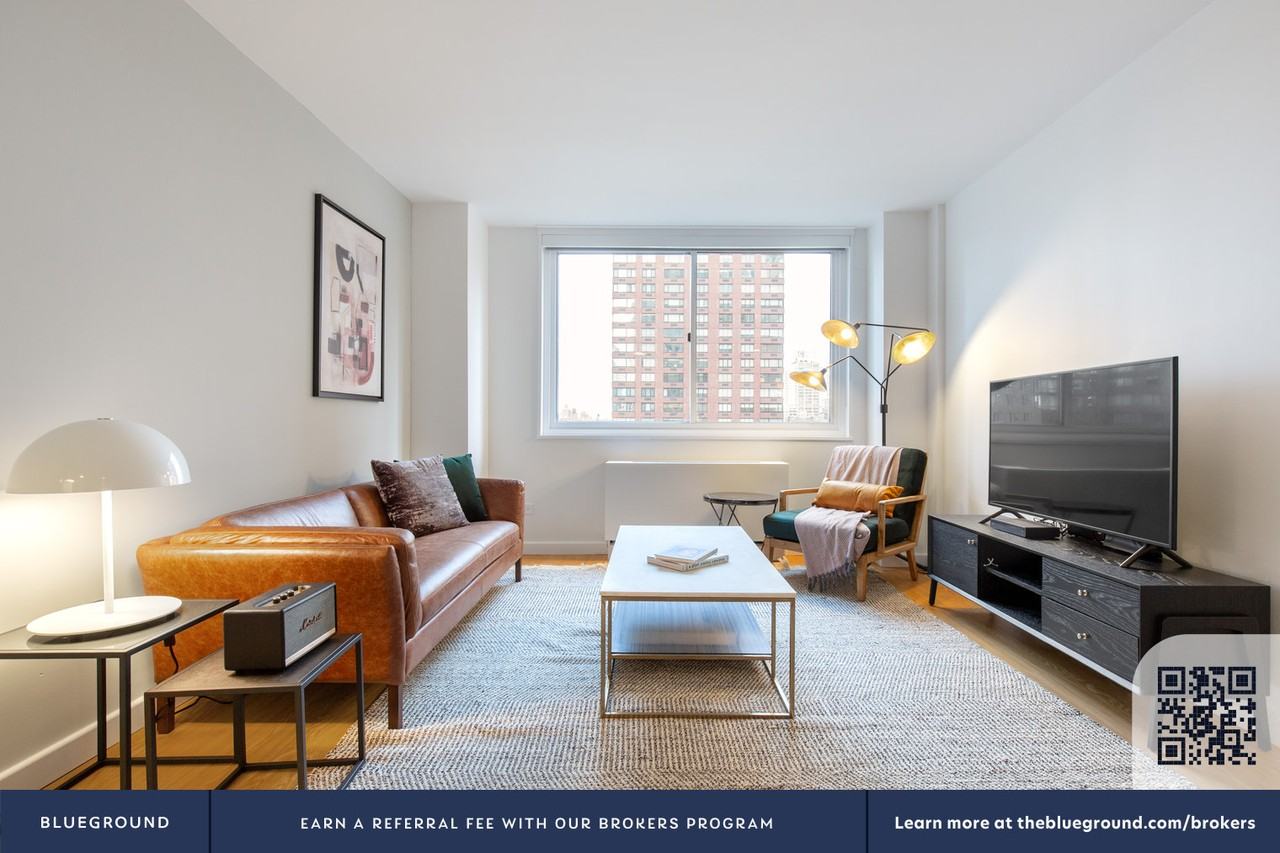 60 W 66th St #415 - Photo 5 of 28