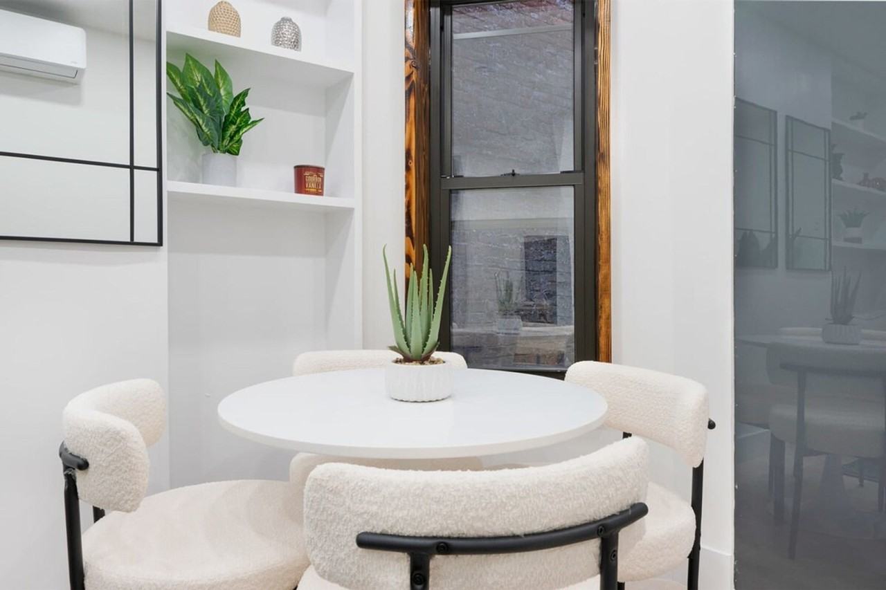 515 W 48th St #1022030P - Photo 6 of 12