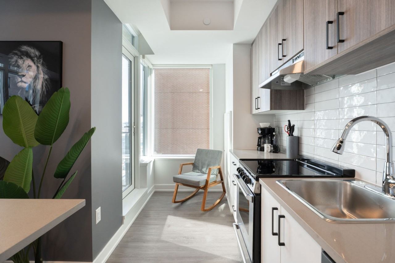 90 Champagne Avenue South - Photo 5 of 31