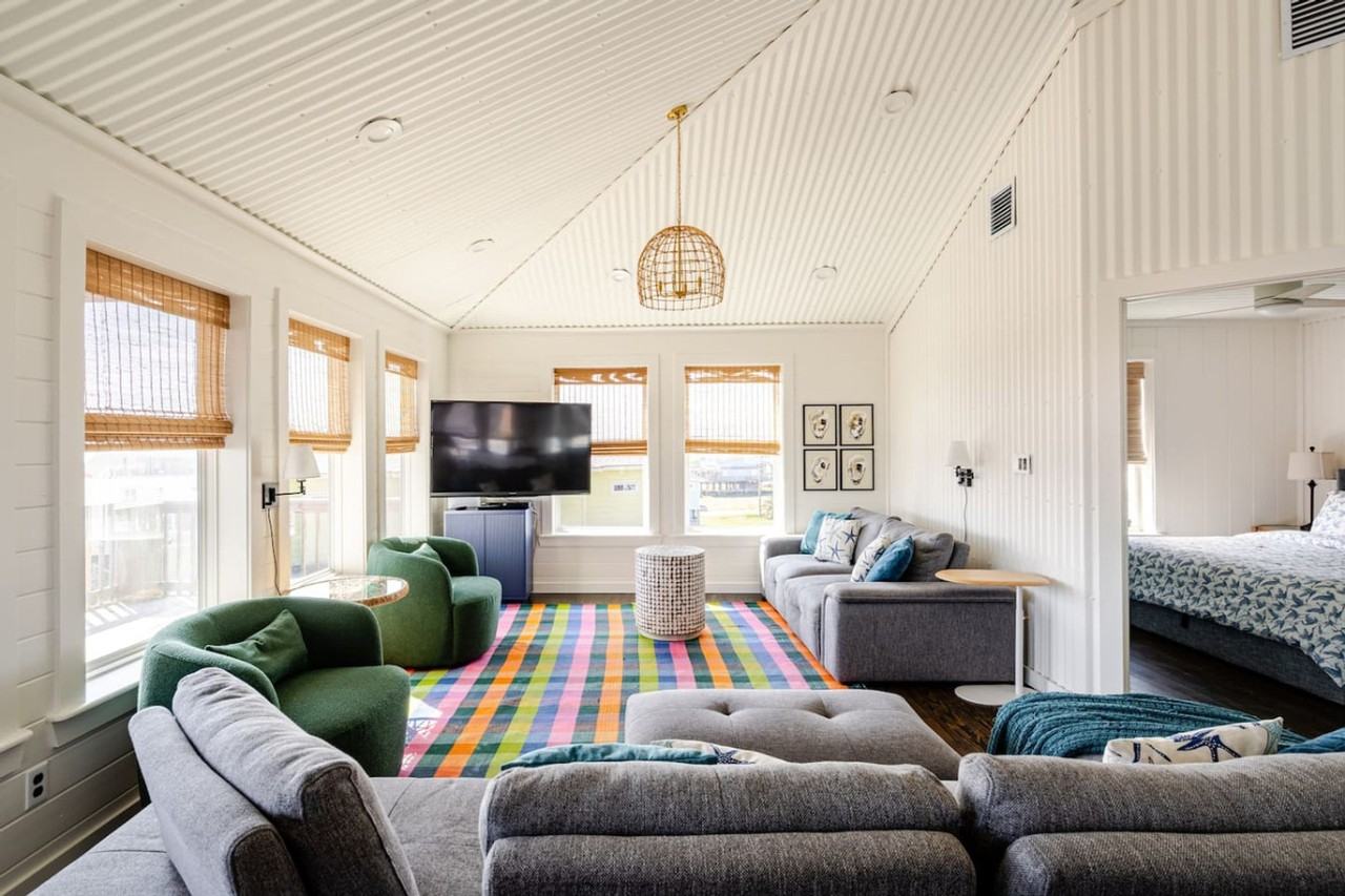 907 S Cove #1223255P - Photo 2 of 50