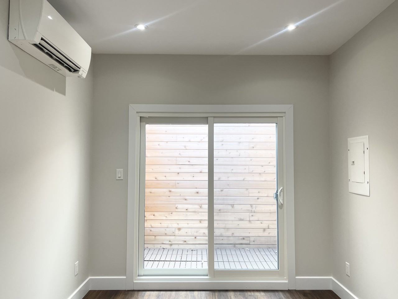55 John Street South #2 - Photo 6 of 11