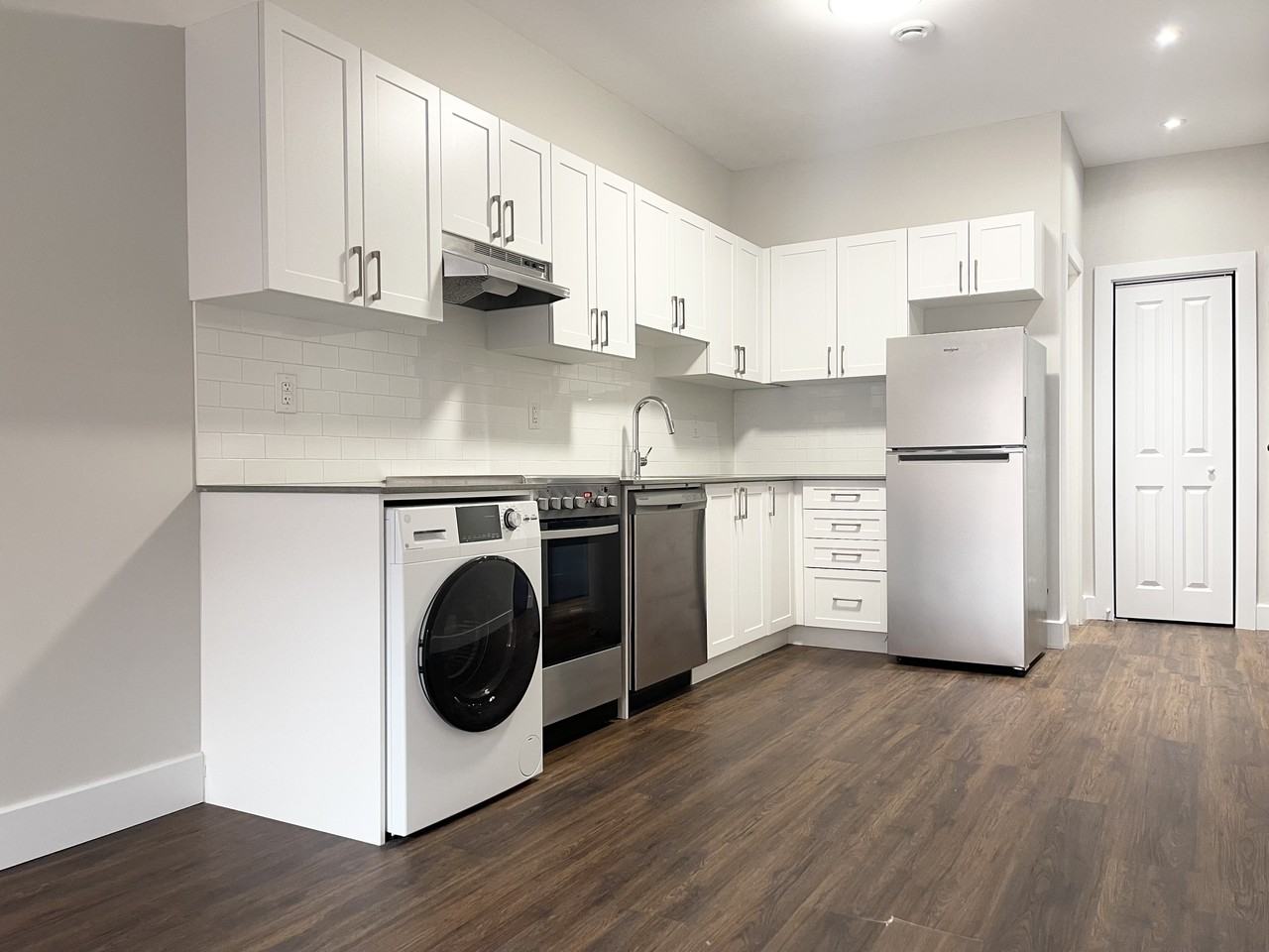 55 John Street South #2 - Photo 4 of 11