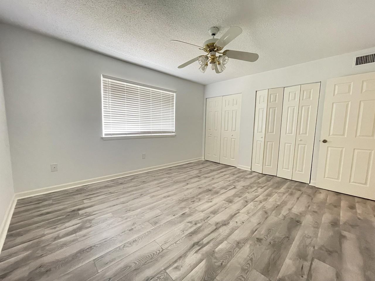 201 College Blvd E #1 - Photo 7 of 8