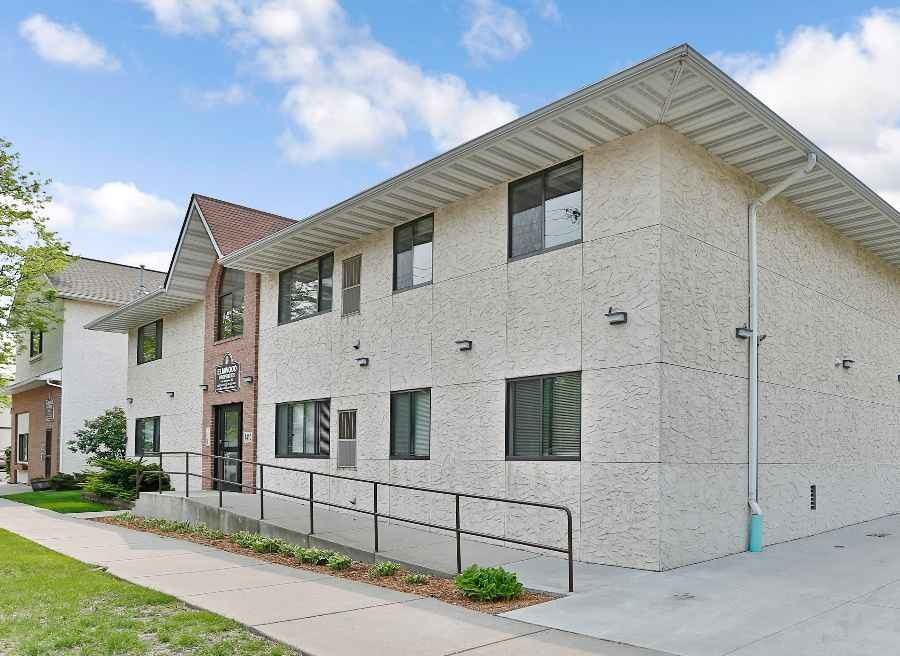 1410 Rollins Ave Se - Photo 5 of 11