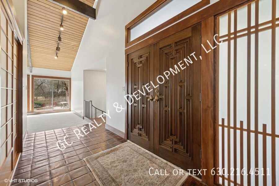 118 Carriage Rd - Photo 3 of 26