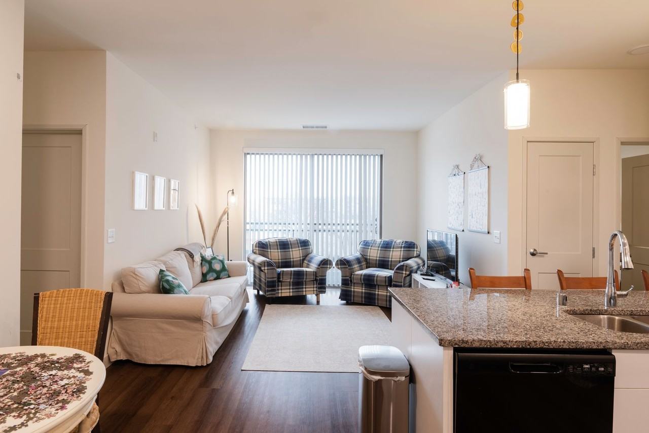 Now Leasing - Photo 4 of 44