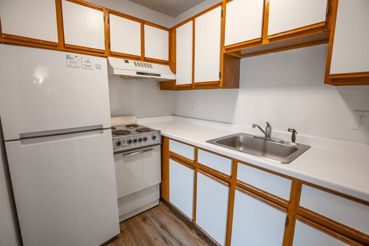 1900 Roosevelt Dr - Photo 3 of 4