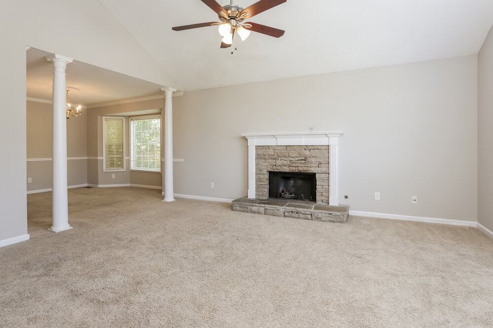 3042 Lexington Ave - Photo 5 of 17