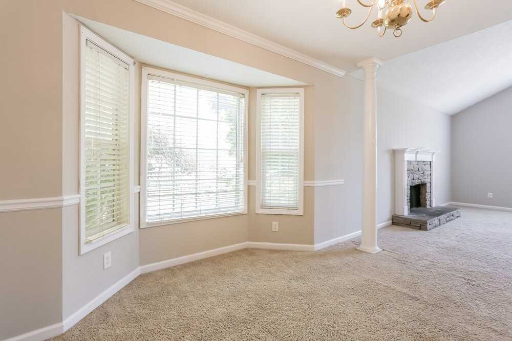 3042 Lexington Ave - Photo 6 of 17
