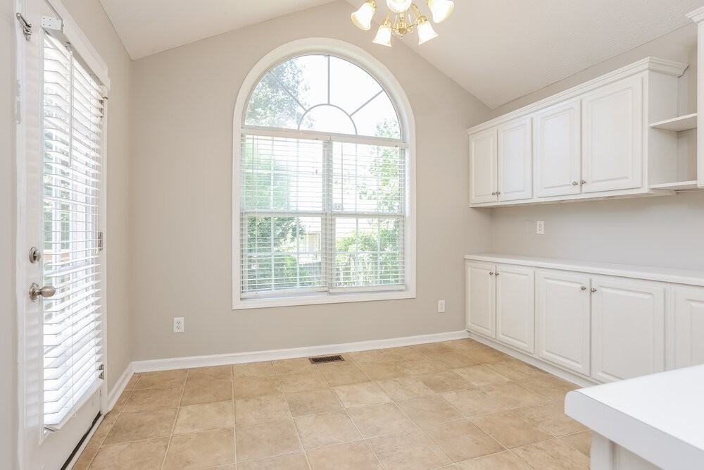 3042 Lexington Ave - Photo 7 of 17