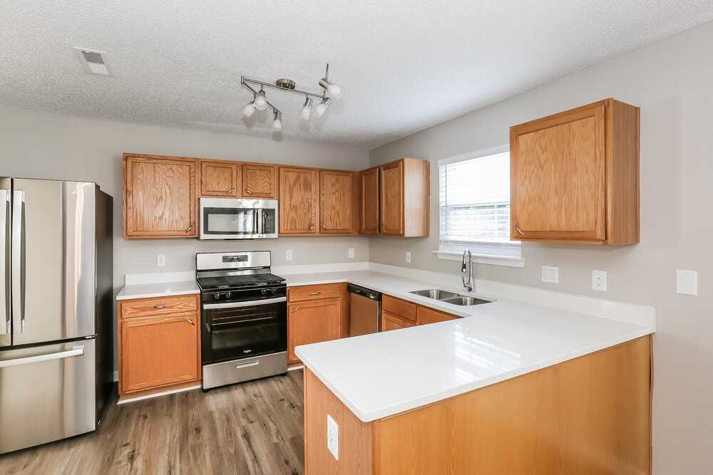 4525 Staffordshire Ln - Photo 7 of 16