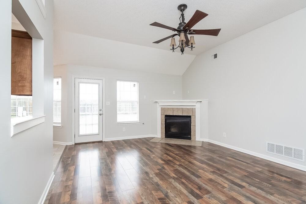 1079 Fredrick Dr - Photo 2 of 14