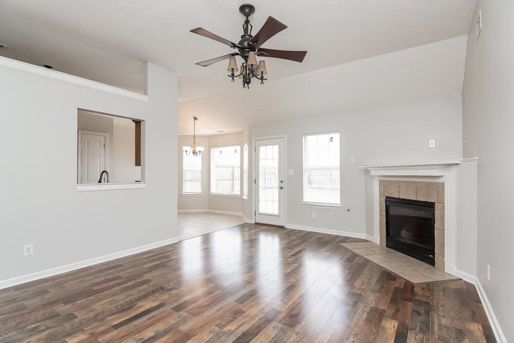 1079 Fredrick Dr - Photo 3 of 14