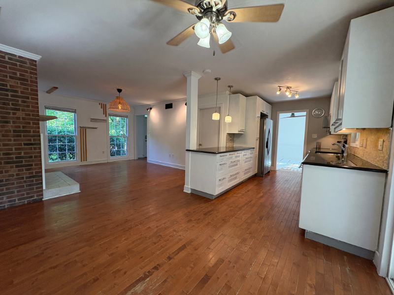 4128 Saxonbury Way - Photo 6 of 45