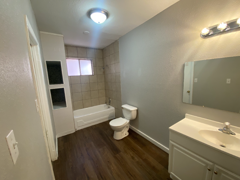 1617 S Van Buren St #4 - Photo 7 of 8