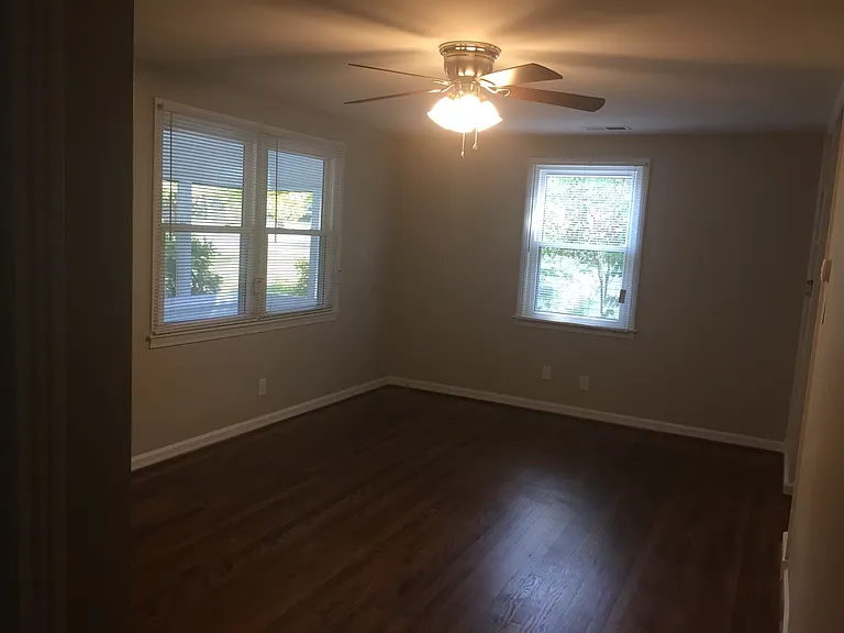 613 Wicker St - Photo 3 of 17