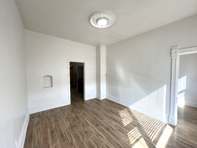 5248 S Wells St #2 - Photo 4 of 13