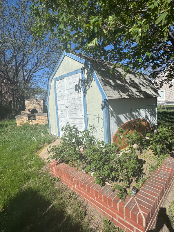 101 E 1st St - Photo 2 of 10