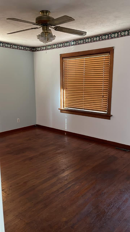 101 E 1st St - Photo 3 of 10