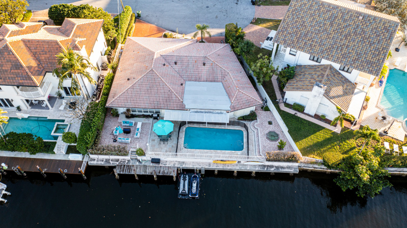 3305 Ne 37th St - Photo 2 of 20