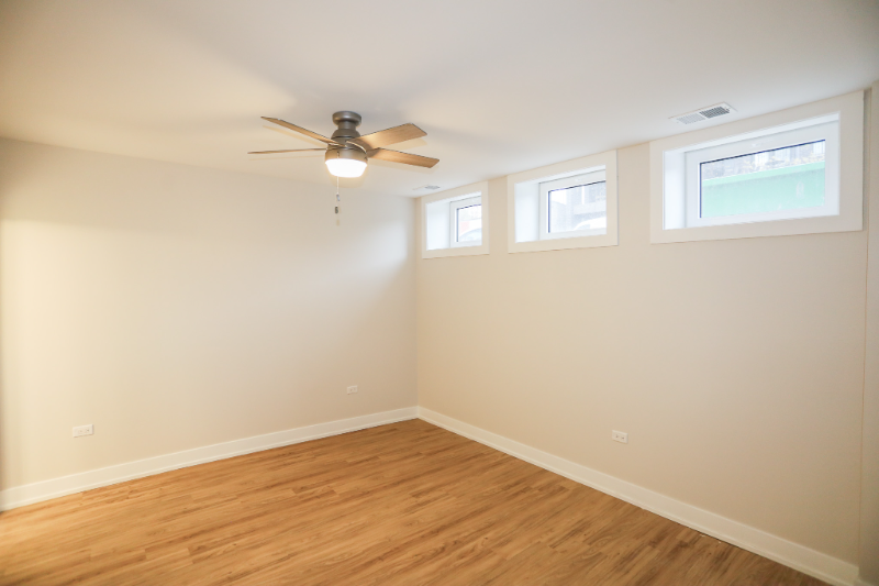 2308 W Foster Ave #1 - Photo 7 of 13