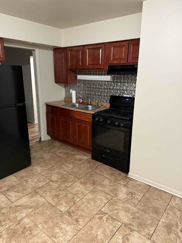 14506 Cottage Grove Ave #2E - Photo 3 of 10