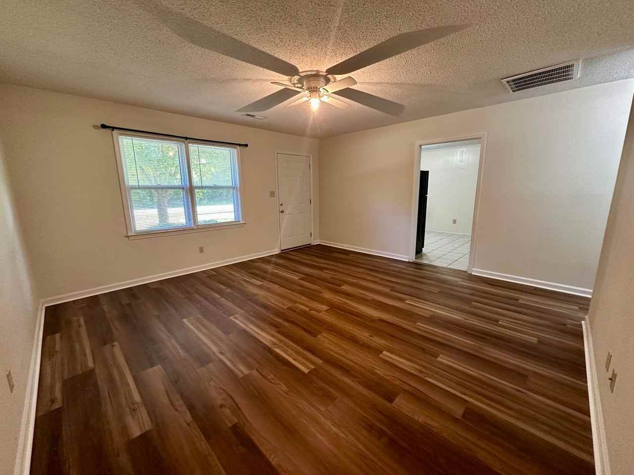 2060B Hideaway Dr - Photo 2 of 7