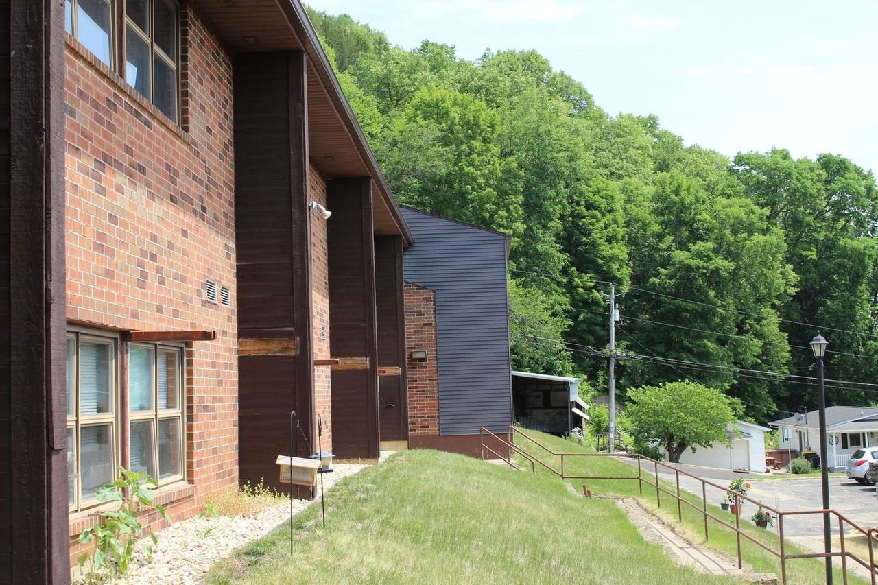 Cassville Heights Apartments - Photo 2 of 35