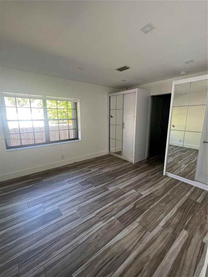 944 Polk Street #NA - Photo 6 of 9