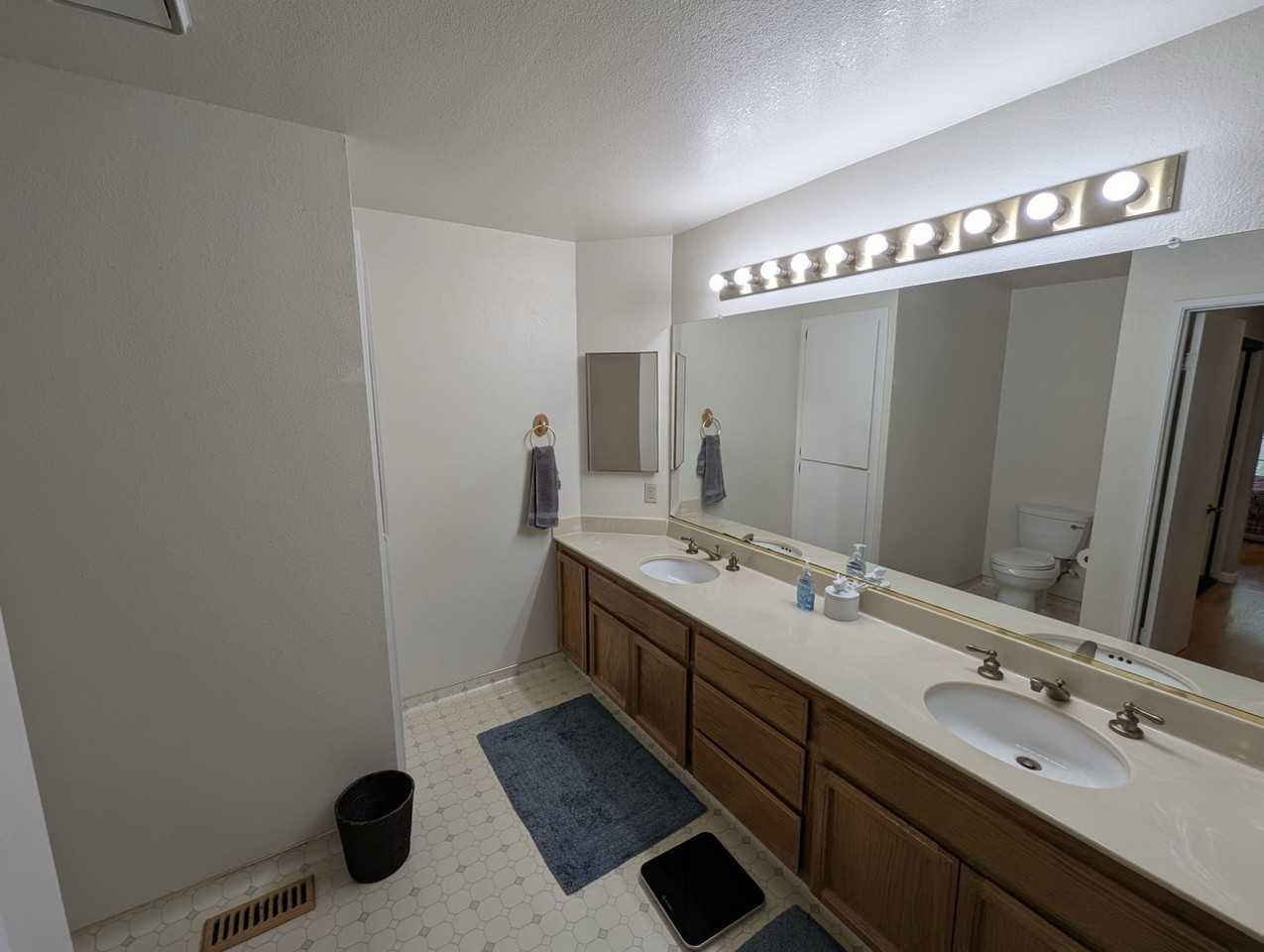 2004 Raphel Court - Photo 3 of 19