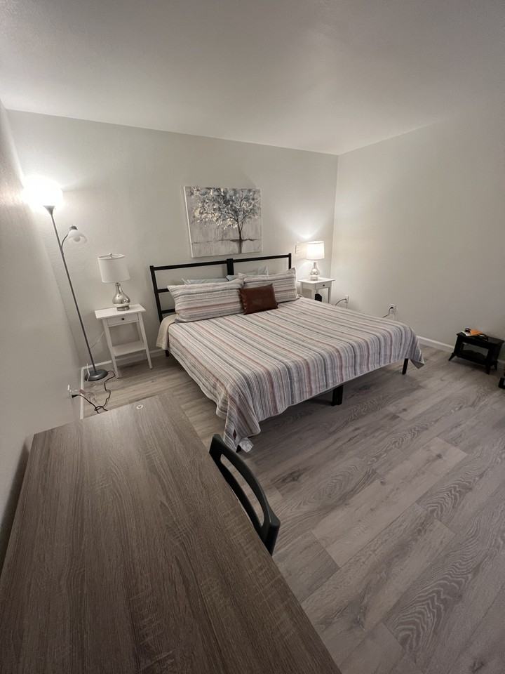 3126 Crestview Ct #2 - Photo 4 of 6