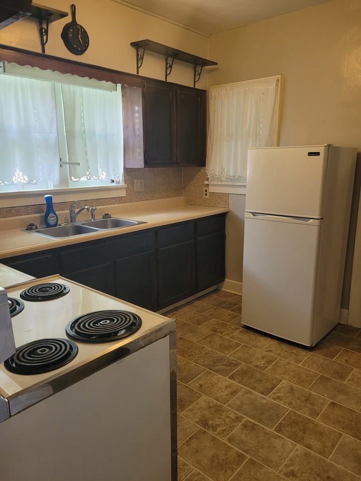 1023 Bell St #NA - Photo 3 of 12