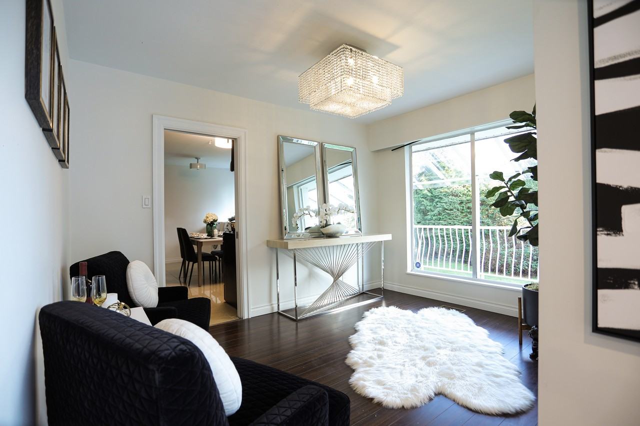 660 Kenwood Road - Photo 3 of 33