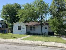 450 Overhill Dr - Photo 1 of 1
