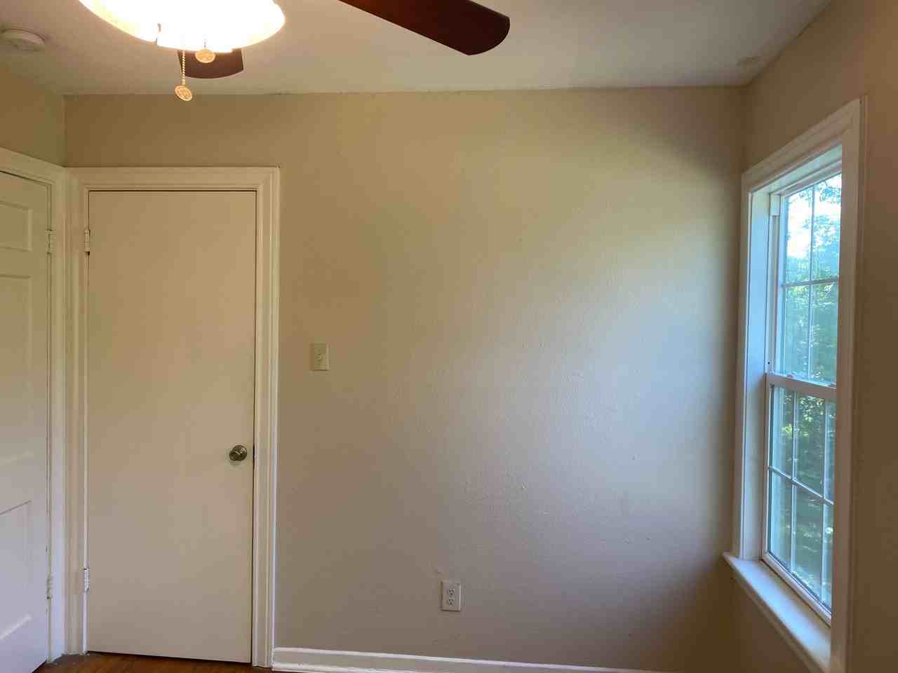 450 Overhill Dr - Photo 7 of 11