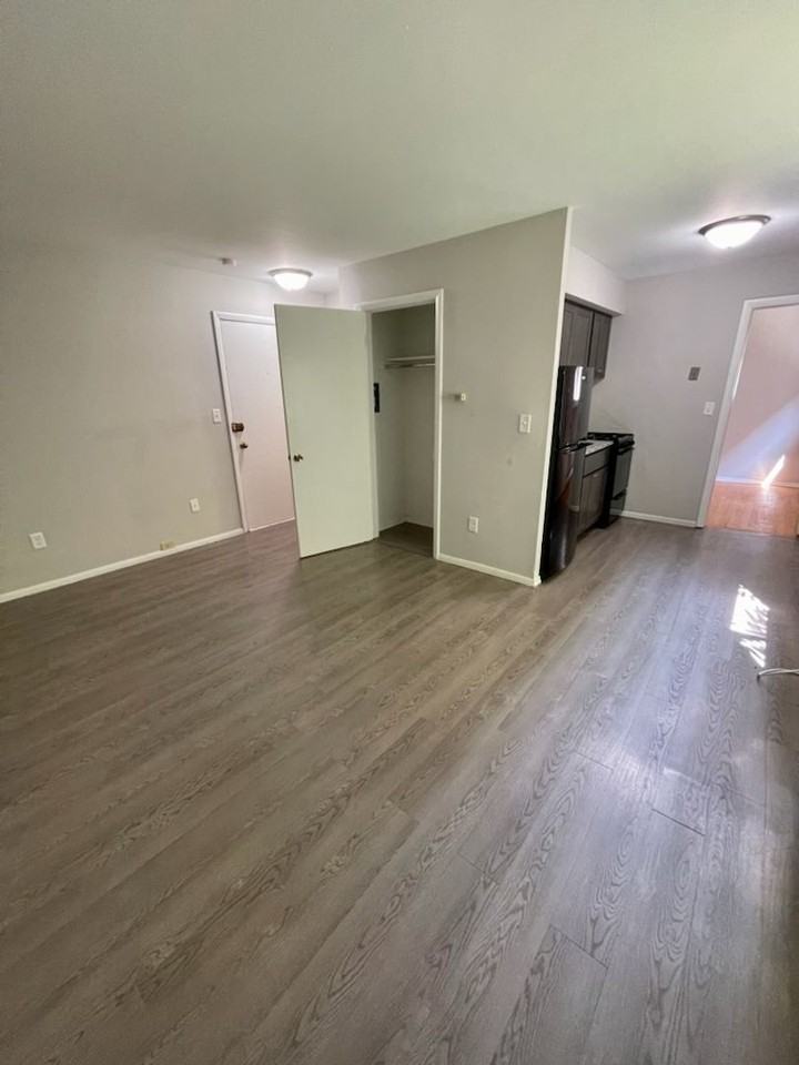 Marquee Place - Photo 4 of 10