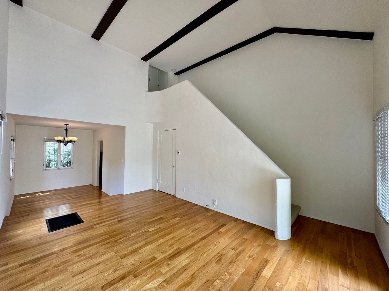 1574 Glenville Dr - Photo 4 of 16
