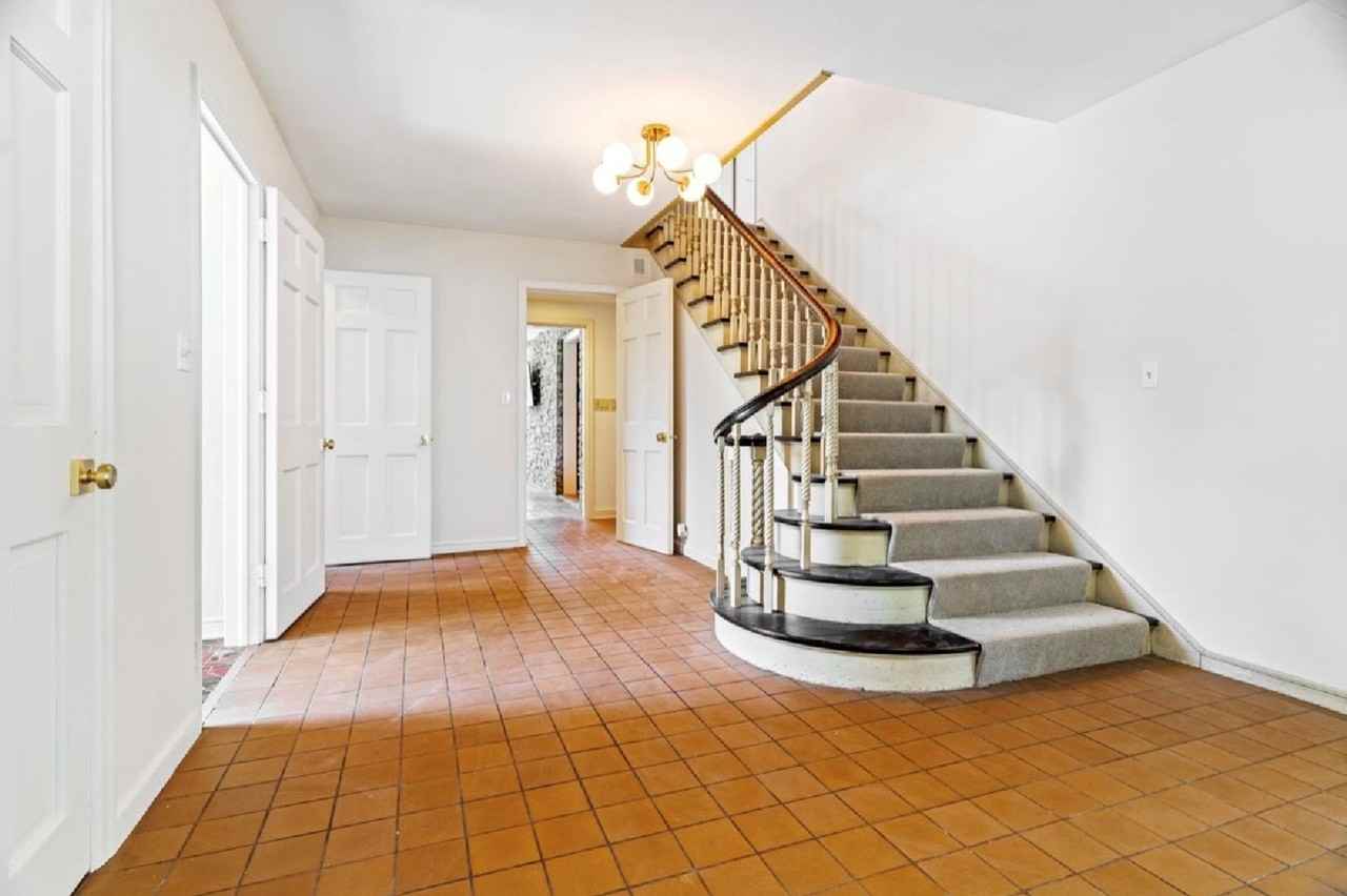 2730 Glenhurst Ave - Photo 7 of 14