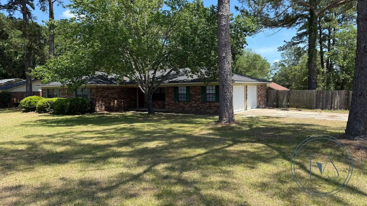 1110 Hickory St - Photo 3 of 19