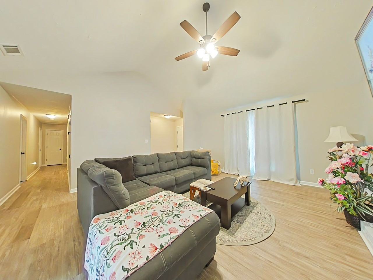 3501 Snowden Dr - Photo 2 of 23