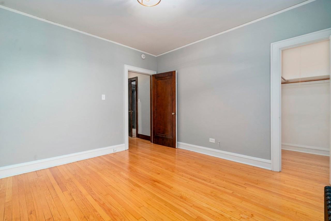 530-532 Hillside Apartments - Photo 2 of 31